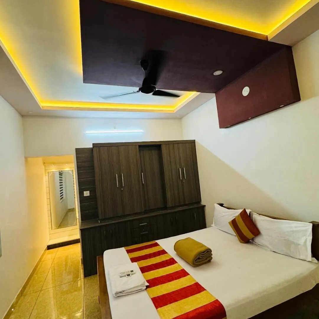 Diamond Villa Near Rajagiri Hospital Alwaye 0*,  Ινδία